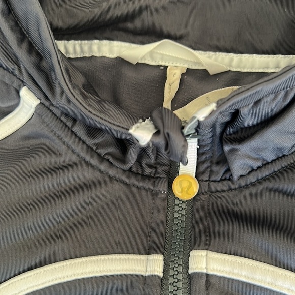 Lululemon Jacket - Picture 2 of 5
